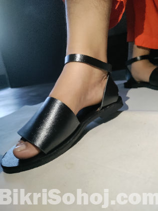 Adjustable Buckle Cuff Black Flat Sandals